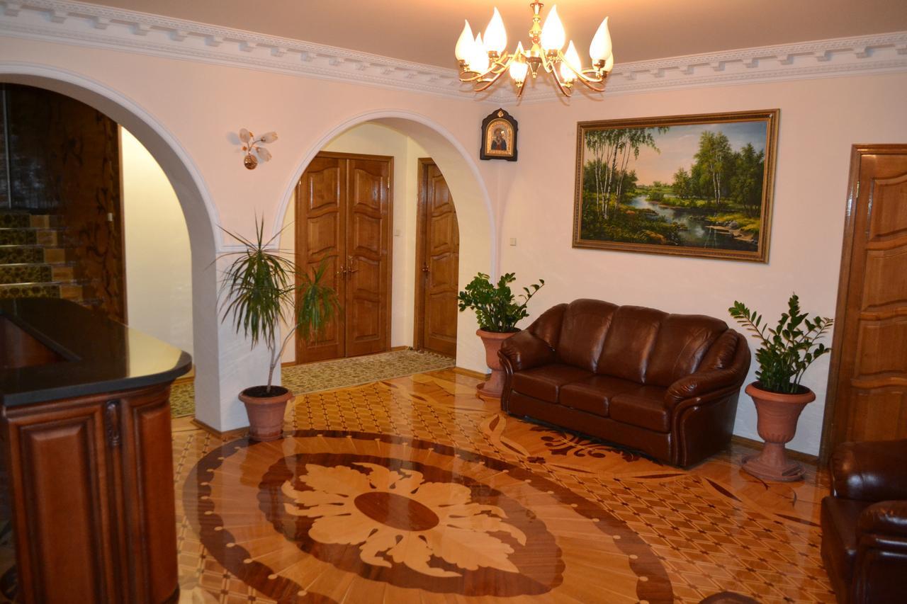 Family house. Фэмили Хаус Батайск. Family House Астрахань три протока. Family House Батайск отель. Фэмили Хаус Астрахань база.